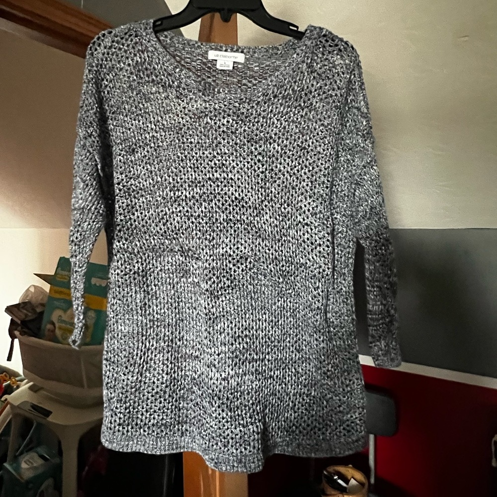 Liz Claiborne top. Size small